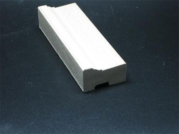 장식적인 단단한 나무 플라스틱 합성물 PVC 벽돌 대담한 내밀린 단면도