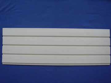 ISO 백색 나무로 되는 PVC Slatwall 패널/목제 플라스틱은 벽 널을 홈을 팠습니다
